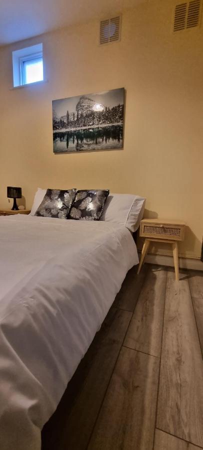 Bloomsbury Apartments - Edgware London Екстериор снимка