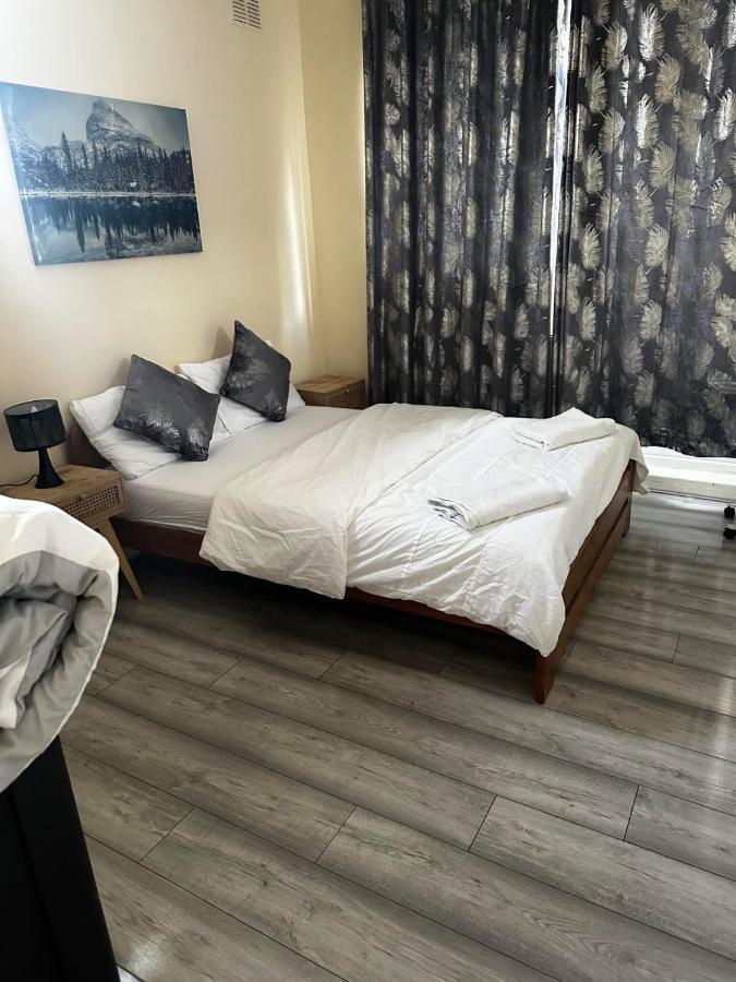 Bloomsbury Apartments - Edgware London Екстериор снимка